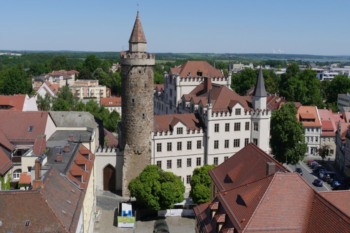 Auf dem Bild ist das Gebäude des Finanzamtes Bautzen zu erkennen.