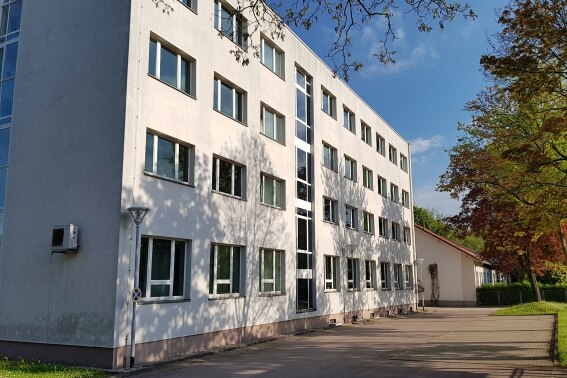 Auf dem Bild ist das Gebäude des Finanzamtes Döbeln zu erkennen.