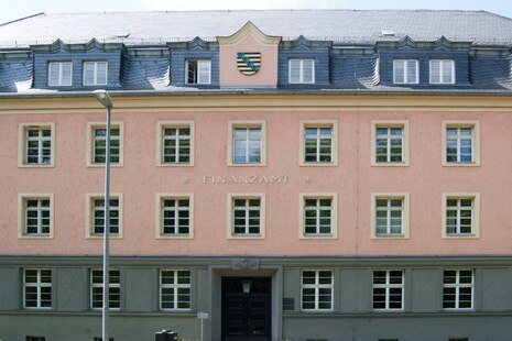 Auf dem Bild ist das Gebäude des Finanzamtes Mittweida zu erkennen.