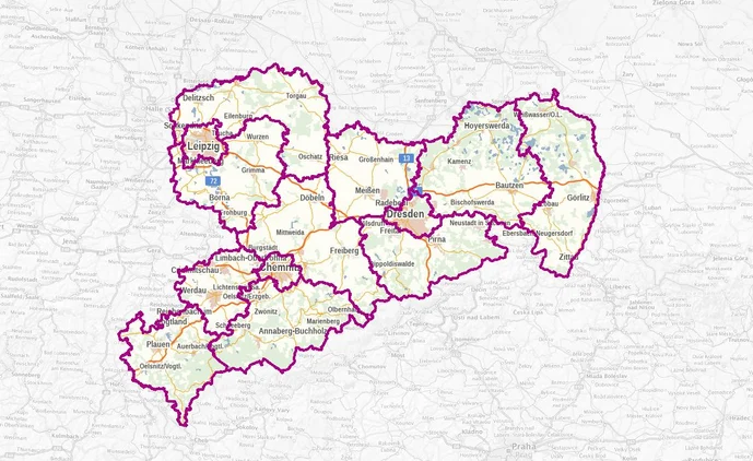 Die Wortbildmarke zeigt eine Karte mit den Landkreisen Sachsens.