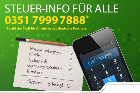 Auf dem Bild ist ein Smartphone abgebildet und ein Zettel, der eine Aufgaben-Liste für die Steuererklärung enthält. Folgende Aufgaben sind auf dem Zettel angegeben: Werbungskosten, Kinder, Nebenjob, Sonderausgaben und Renten. Alle Aufgaben wurden auf der